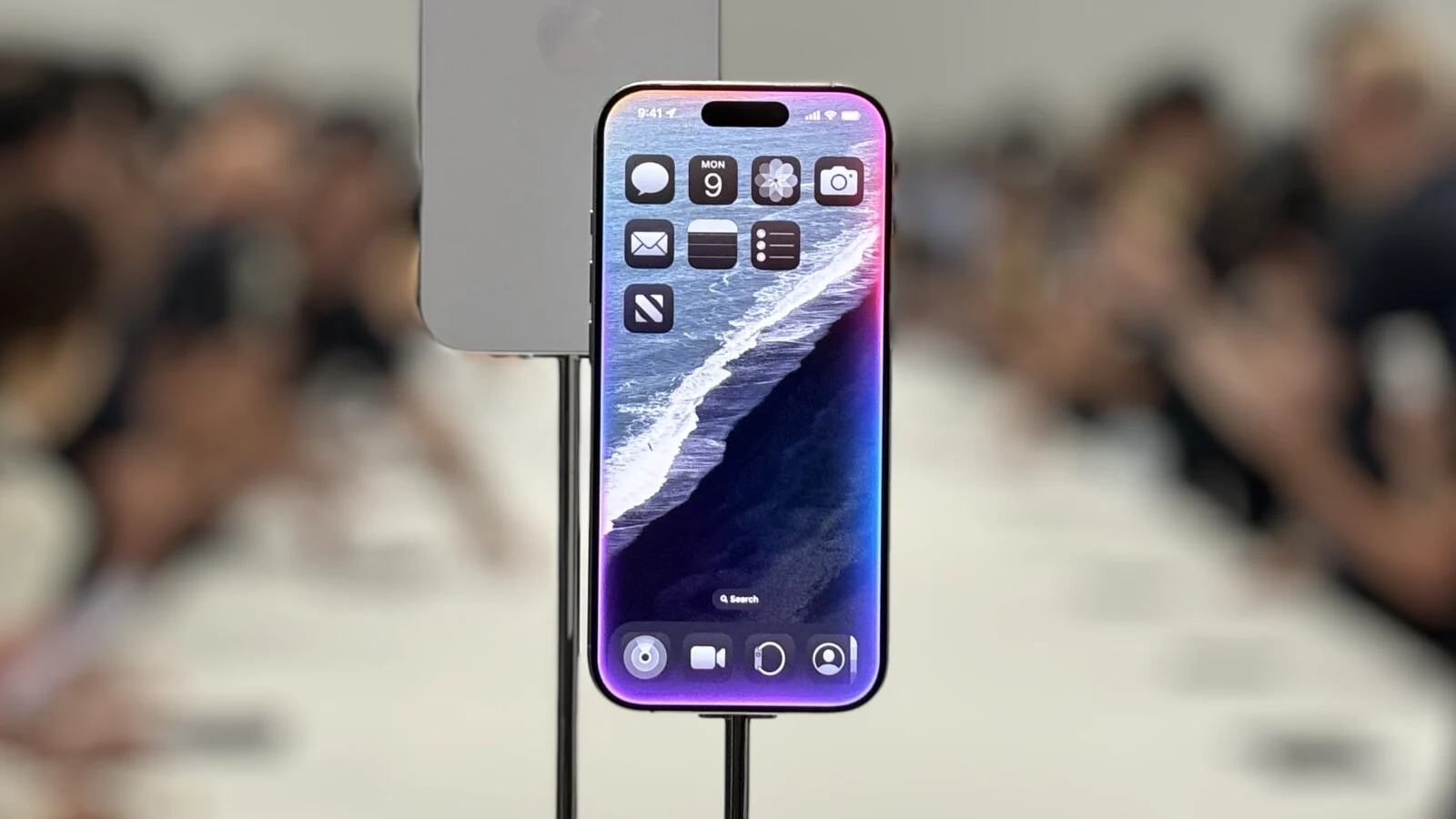 Siri mới so với Siri cũ: Apple Intelligence được nâng cấp như thế nào?