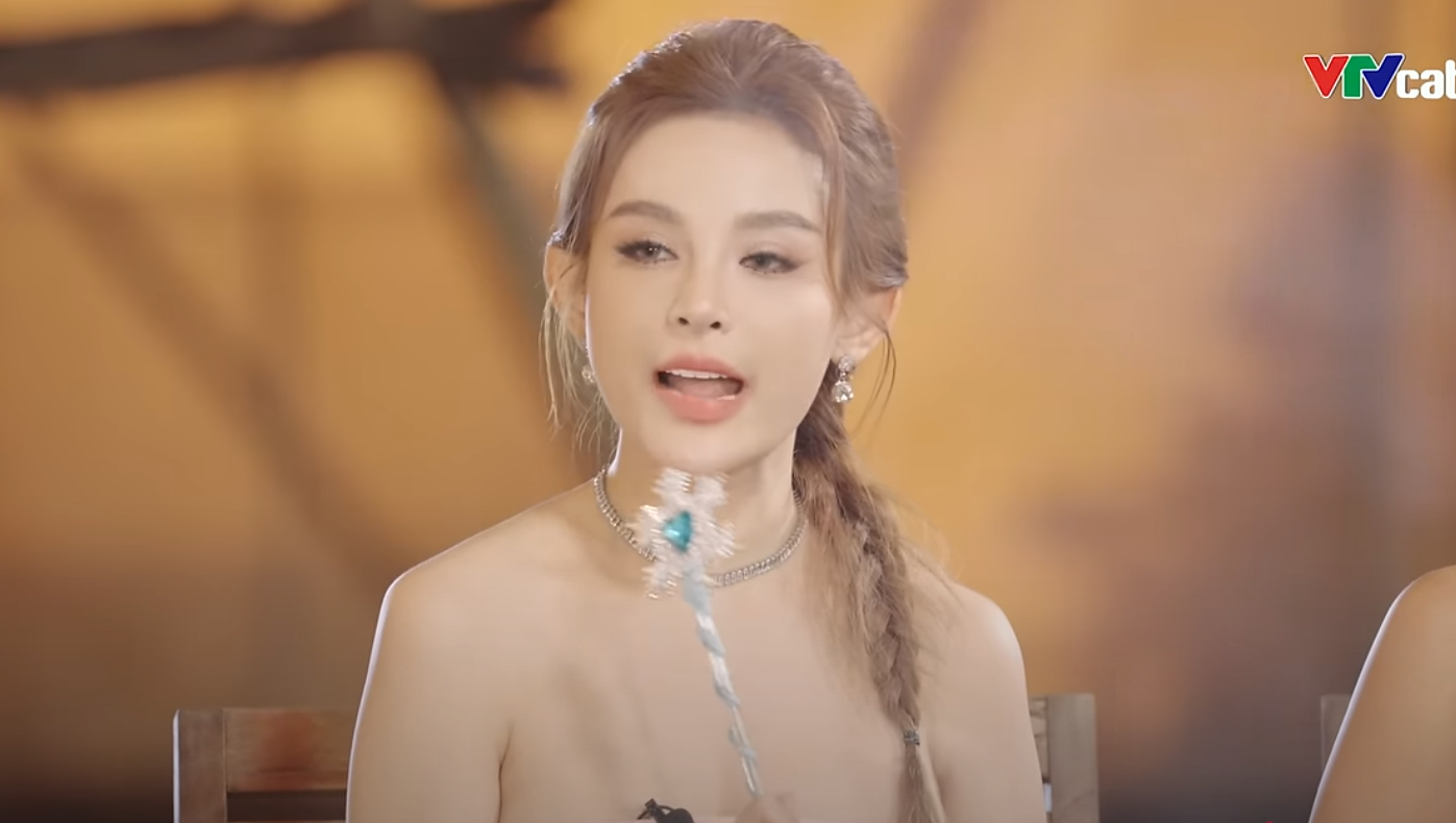 Chuyện gì khiến Huyền Baby làm điều “bất thường” như vậy?