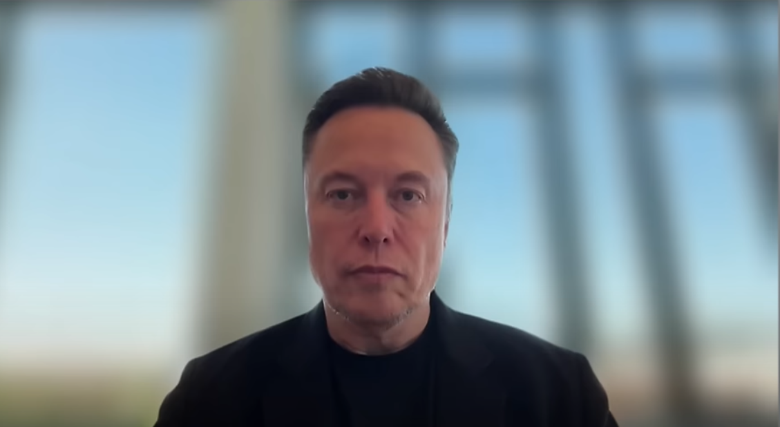 Elon Musk phát biểu tại hội trường thị trấn của siêu PAC ủng hộ Trump ở Pennsylvania trước thời hạn đăng ký cử tri