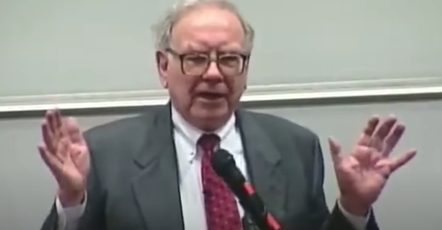 Tại sao Warren Buffett vừa bán một trong những khoản nắm giữ lớn nhất của Berkshire Hathaway trị giá 10,5 tỷ đô la