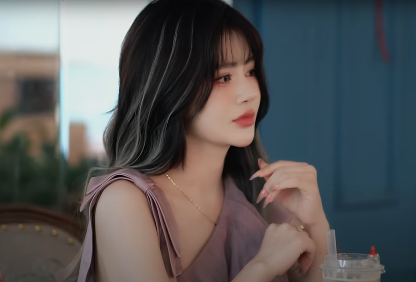 Gặp gỡ Oanh Tạ, ‘Hot girl cover’ với giọng hát đặc biệt và vóc dáng quyến rũ