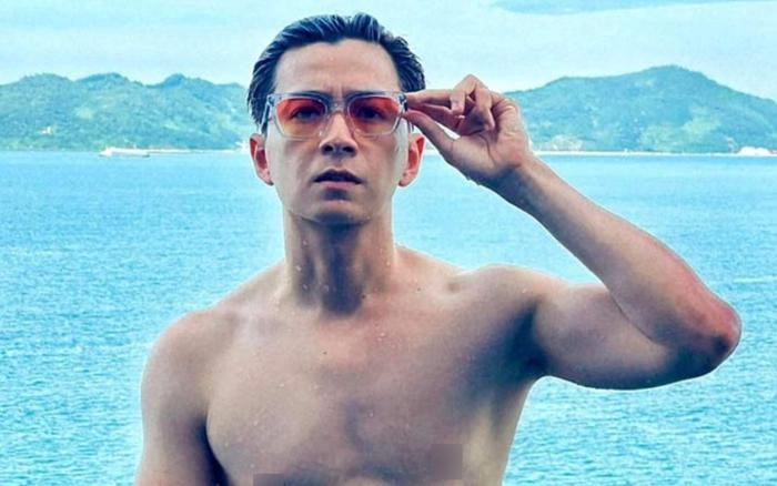 Ngô Kiến Huy cởi trần, lộ một điểm khiến dân tình đỏ mặt