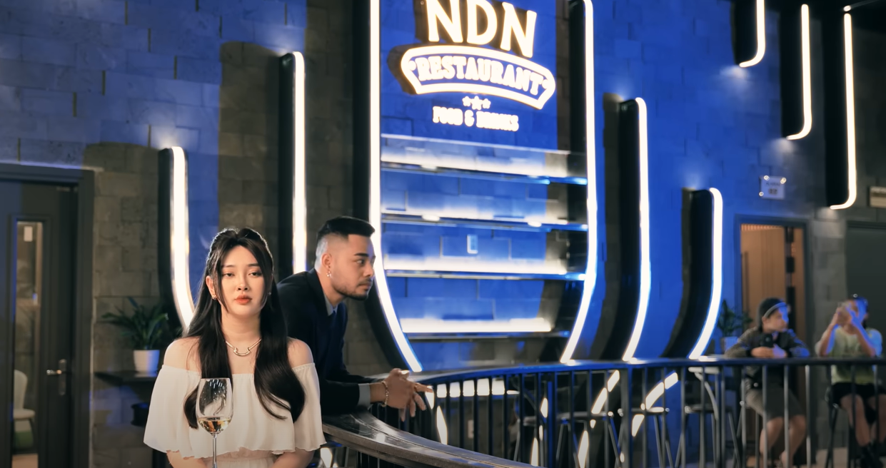 Ít Nhưng Dài Lâu – Chu Thuý Quỳnh ft. Yan Nguyễn | Official MV | Ít thôi nhé không nhiều…