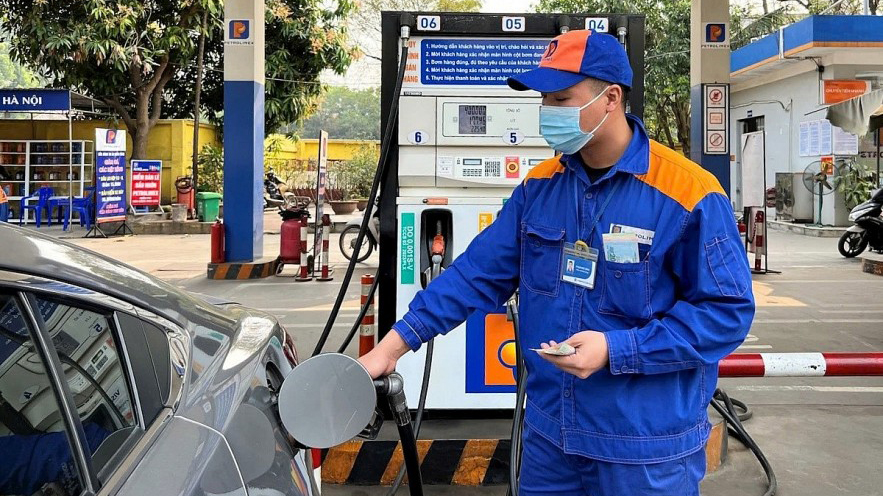 Giá xăng, dầu bất ngờ tăng mạnh