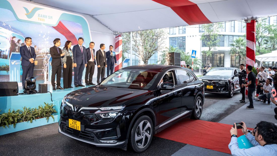 VinFast VF 8 bất ngờ rời bỏ mảng taxi: Khách hàng cao cấp hụt hẫng, điều gì xảy ra?