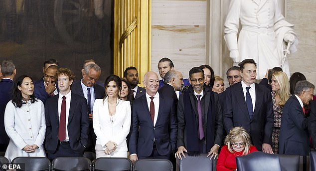 “850 tỷ đô la trong 1 bức ảnh” tại sự kiện ông Donald Trump nhậm chức Tổng thống: Khoảnh khắc lột tả toàn bộ sự giàu có của nước Mỹ