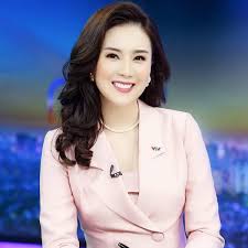 MC Mai Ngọc VTV ly hôn chồng thiếu gia sau 17 năm gắn bó